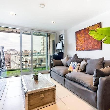 1 Bedroom Penthouse Flat In East London Exterior foto