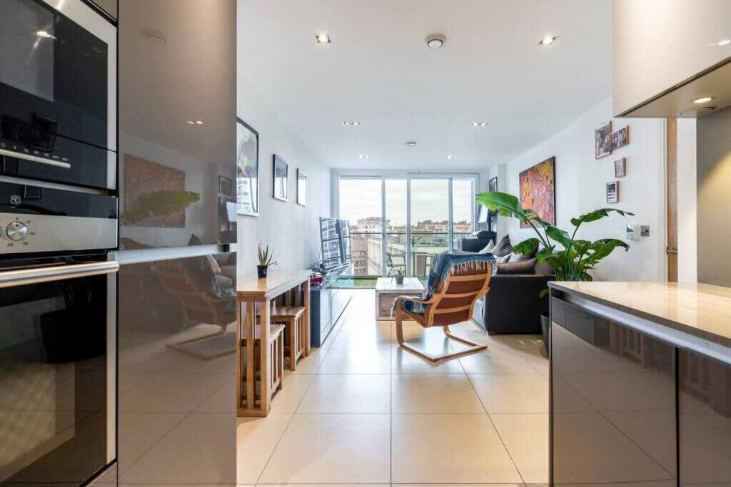 1 Bedroom Penthouse Flat In East London Exterior foto