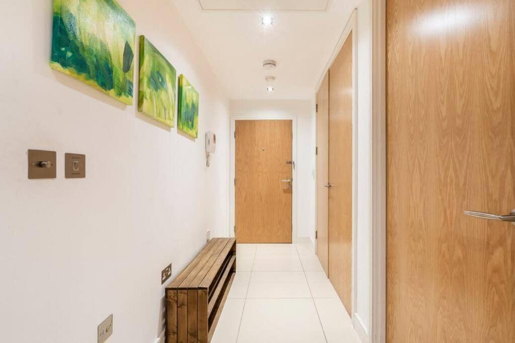 1 Bedroom Penthouse Flat In East London Exterior foto