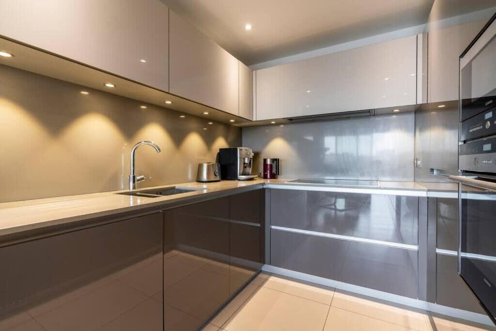 1 Bedroom Penthouse Flat In East London Exterior foto