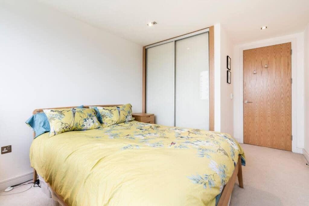 1 Bedroom Penthouse Flat In East London Exterior foto