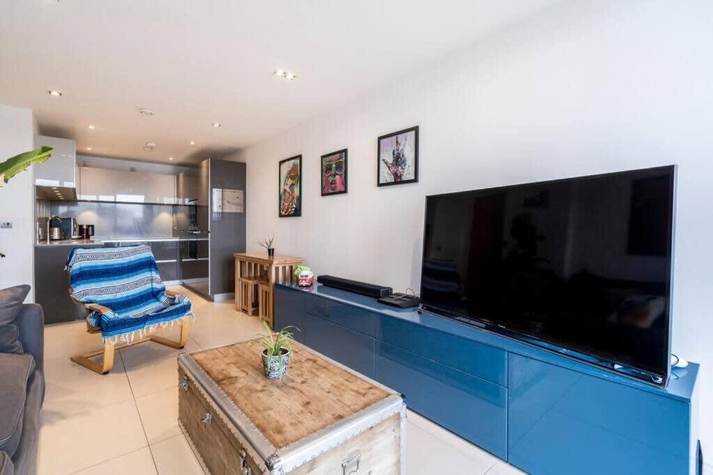 1 Bedroom Penthouse Flat In East London Exterior foto