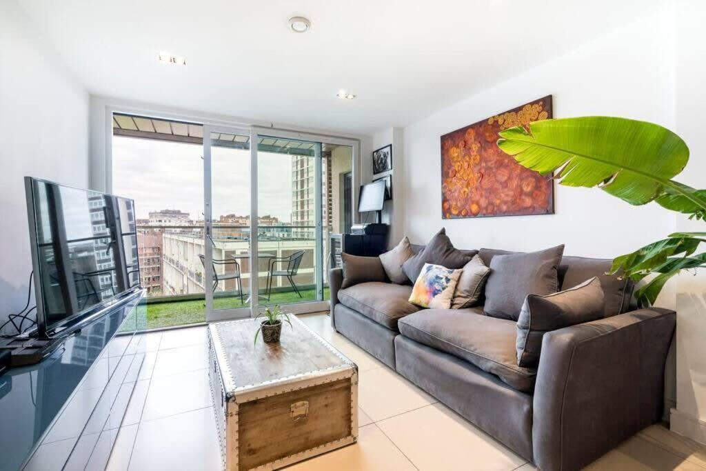 1 Bedroom Penthouse Flat In East London Exterior foto